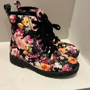 Floral Lace-Up combat boots